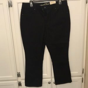 Universal Threads comfort stretch capris